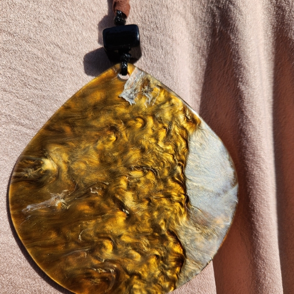 ✨️New to the Boutique! Adjustable Goldtone and Brown Necklace -Double-sided✨️ - Picture 3 of 16